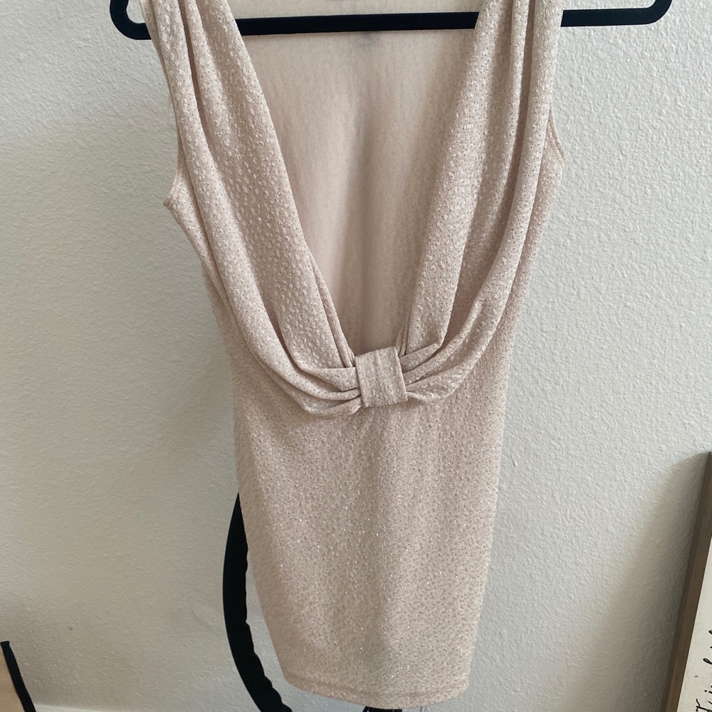 Backless dress